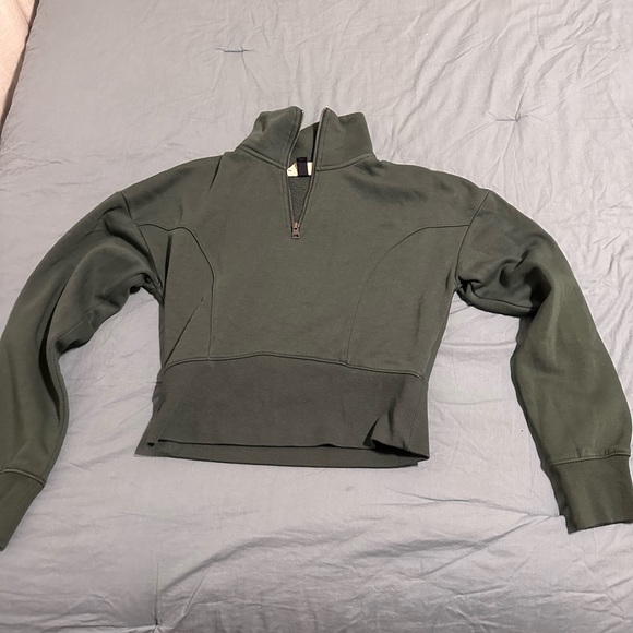 Target Universal Threads Quarter Zip - Picture 1 of 3